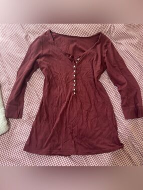 Brandy Melville 3/4 Sleeve Henley Top - Burgundy